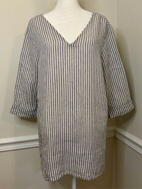 Tahari Blue & White Striped V neck tunic 100% linen cuff 3/4 sleeve Woman’s Sz M